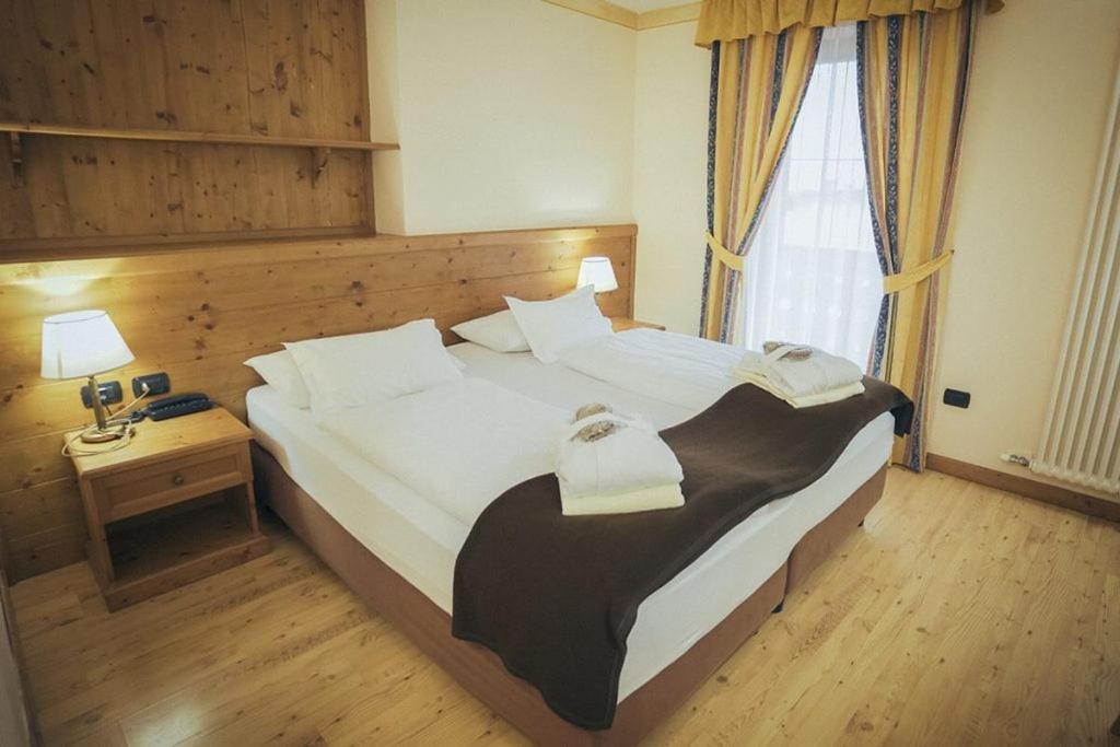 Hotel Al Parco Моена Екстериор снимка