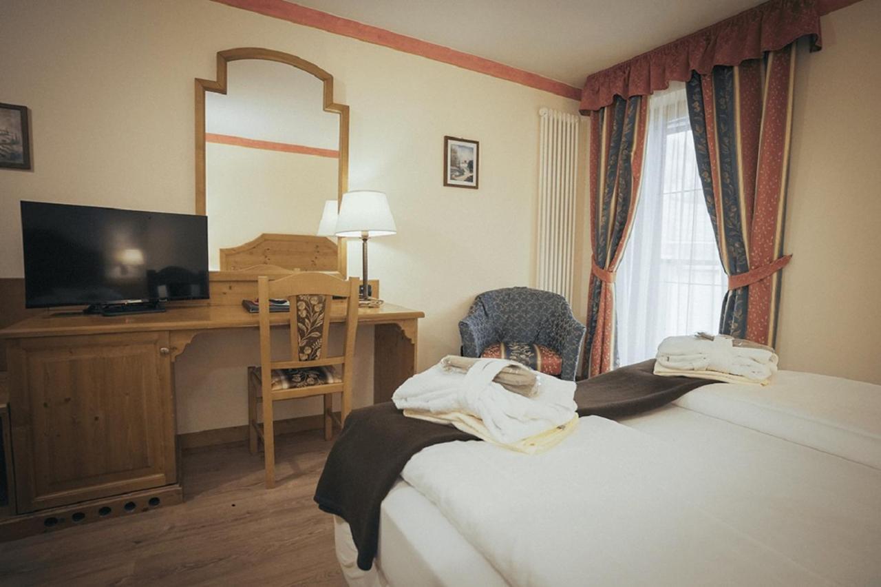 Hotel Al Parco Моена Екстериор снимка