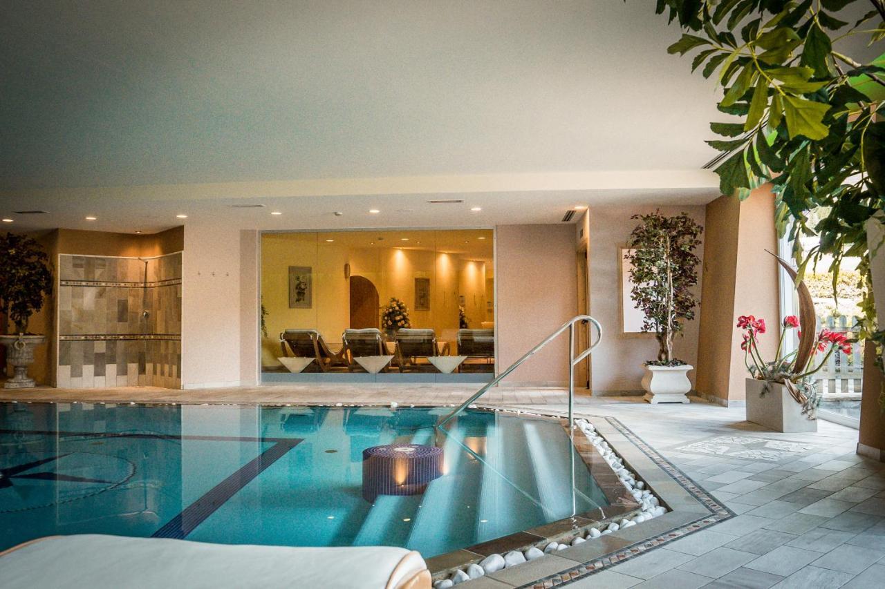 Hotel Al Parco Моена Екстериор снимка
