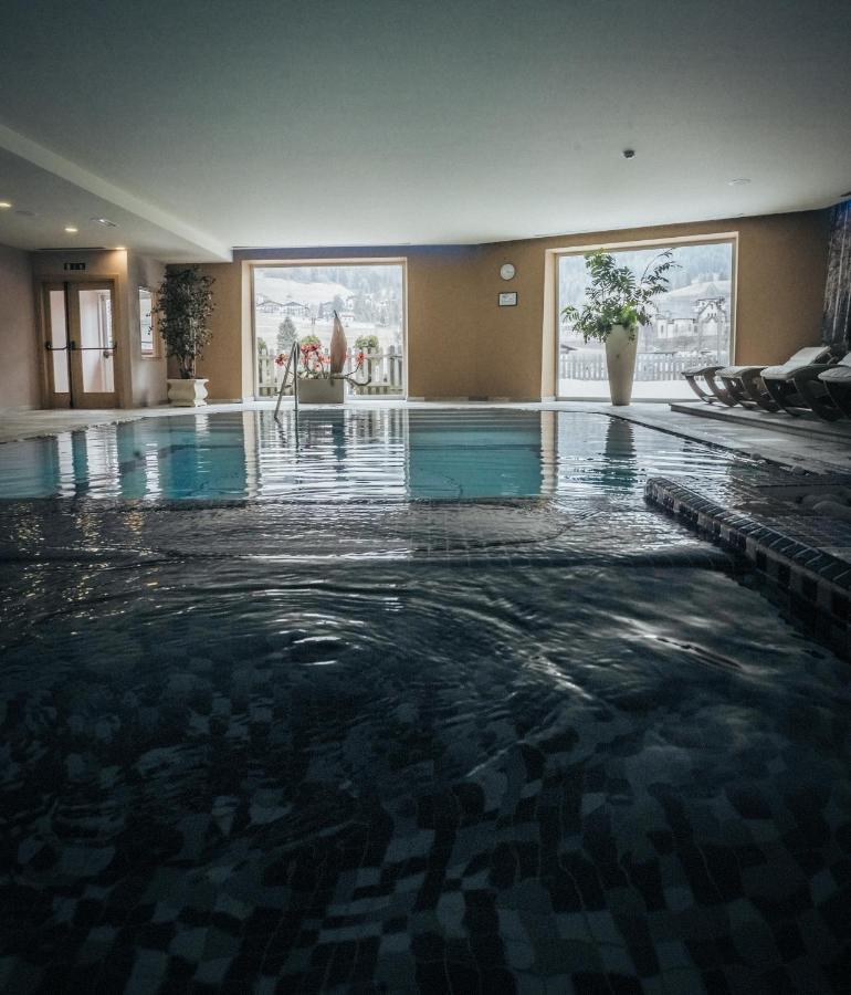 Hotel Al Parco Моена Екстериор снимка