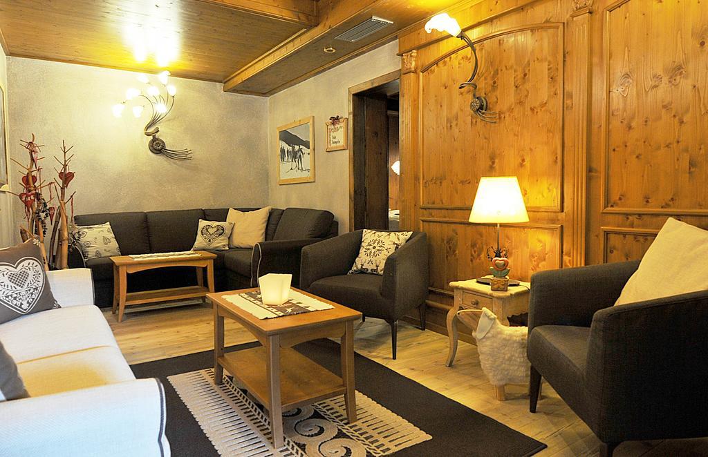 Hotel Al Parco Моена Екстериор снимка